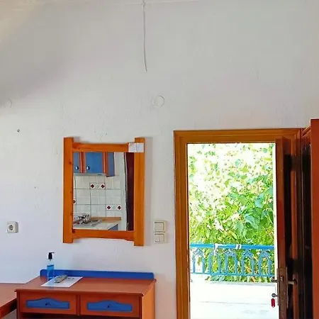 Theofilos Apartman *