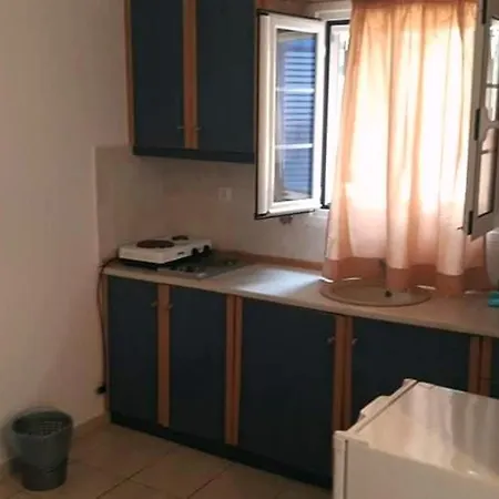 Theofilos Apartmán *