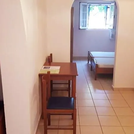 Theofilos Apartmán